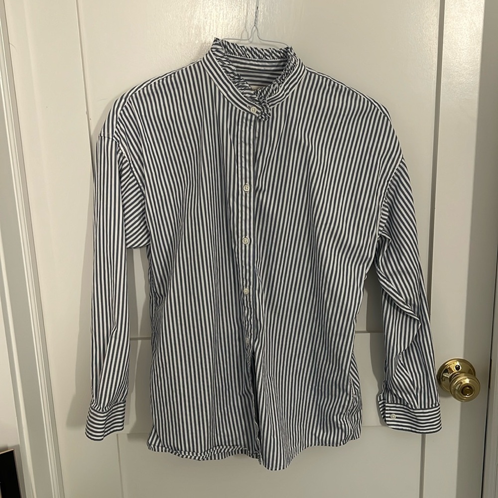 Ann Mashburn blue/white button down shirt - LIKE NEW!